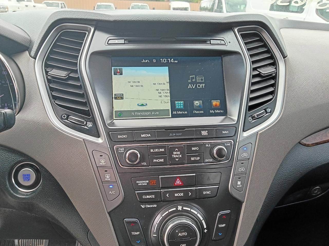Used 2017 Hyundai Santa Fe FWD image 13