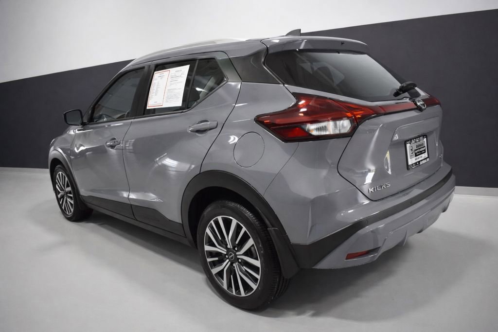 Certified 2023 Nissan Kicks SV image 3