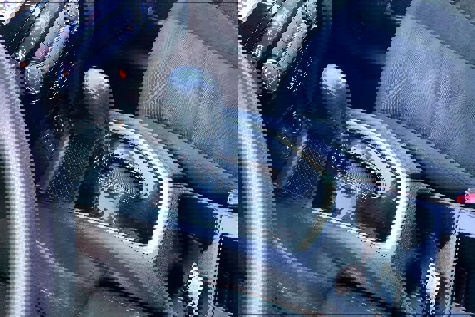 Used 2014 Nissan Rogue SV w/ SV Premium Package image 17