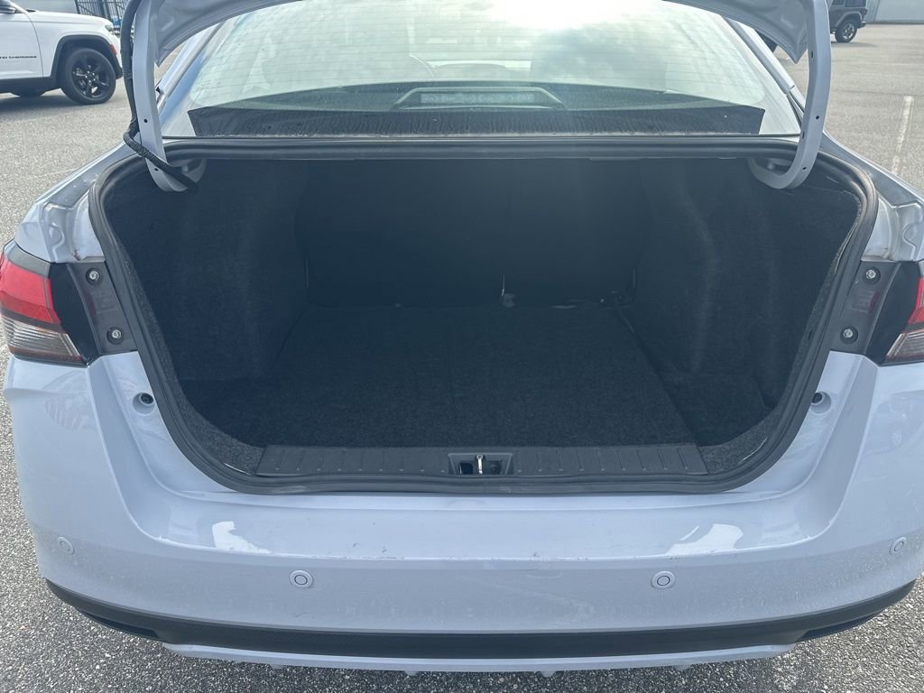 Used 2024 Nissan Versa SR image 8