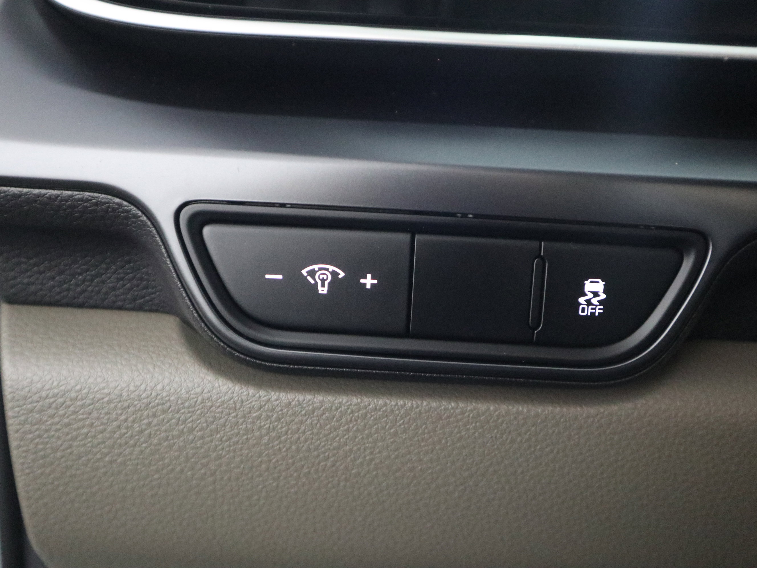 Used 2025 Kia Carnival image 29