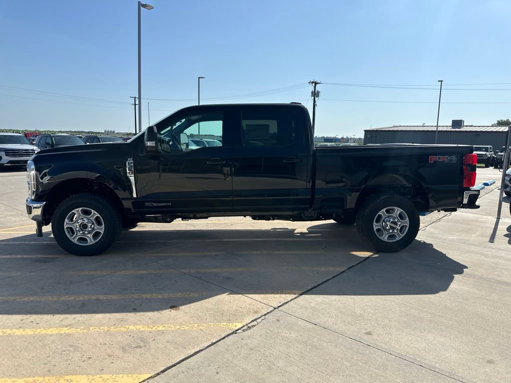 New 2026 Ford F350 XLT w/ XLT Premium Package AWD/4WD image 4