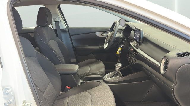Used 2022 Kia Forte LXS FWD image 13
