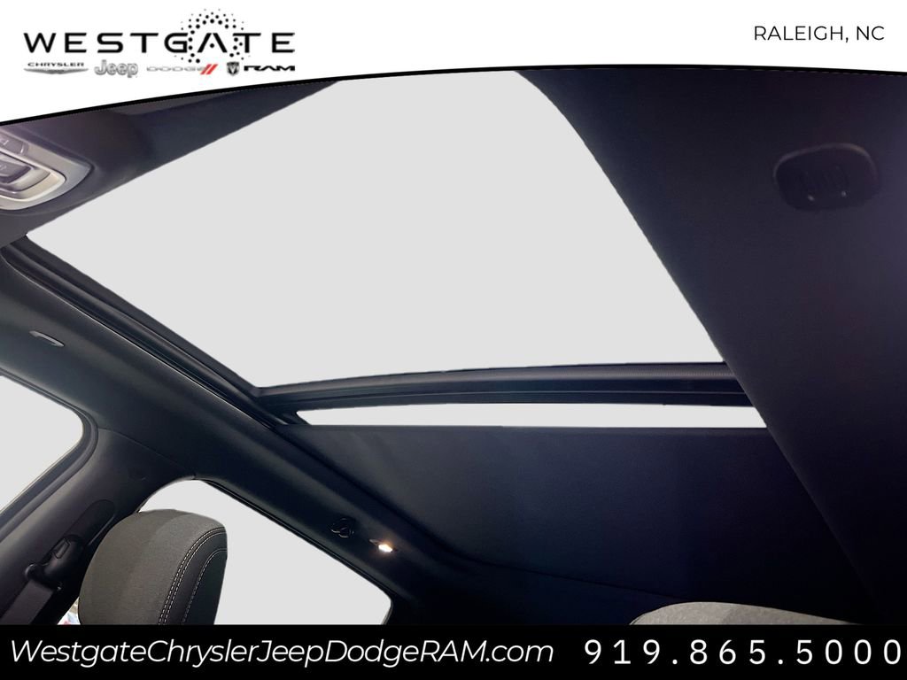 New 2026 RAM 1500 4x4 Crew Cab image 16