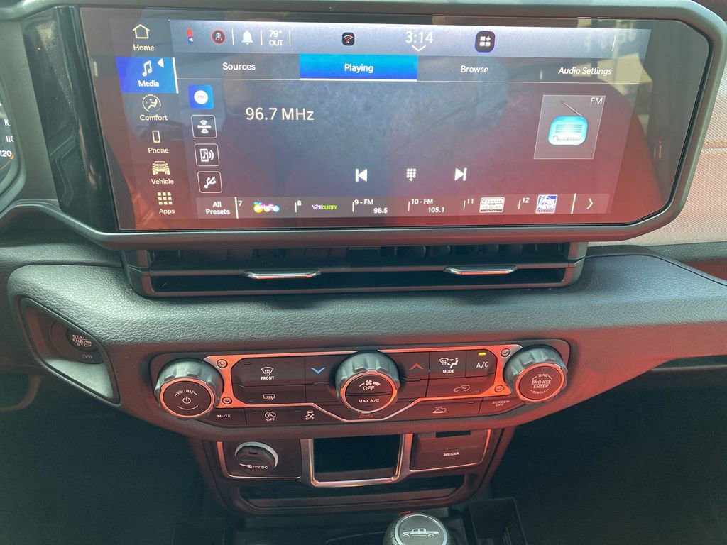 Used 2024 Jeep Gladiator Sport image 13