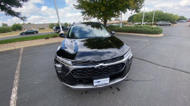 Used 2026 Chevrolet Trax LT w/ Driver Confidence Package FWD image 3
