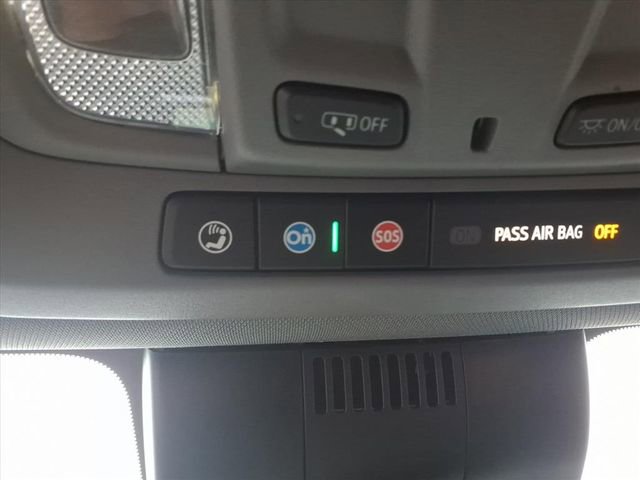 Used 2022 GMC Sierra 1500 SLT w/ SLT Convenience Package image 17