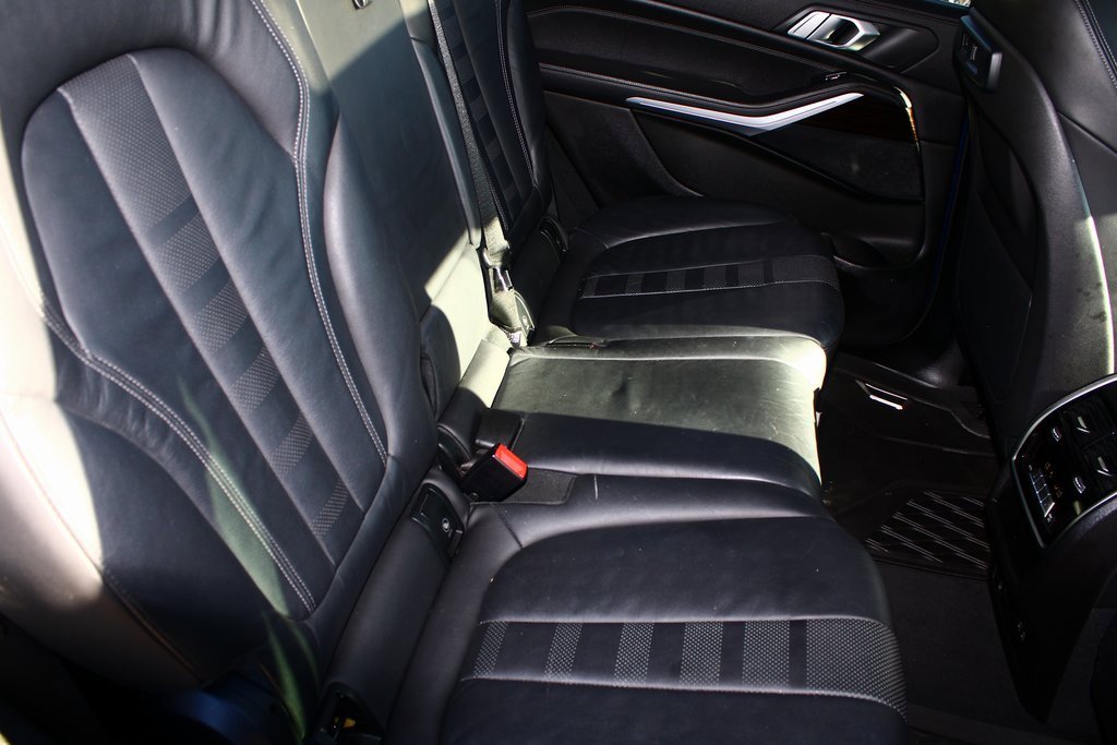 Used 2021 BMW X7 xDrive40i w/ Parking Assistance Package image 9