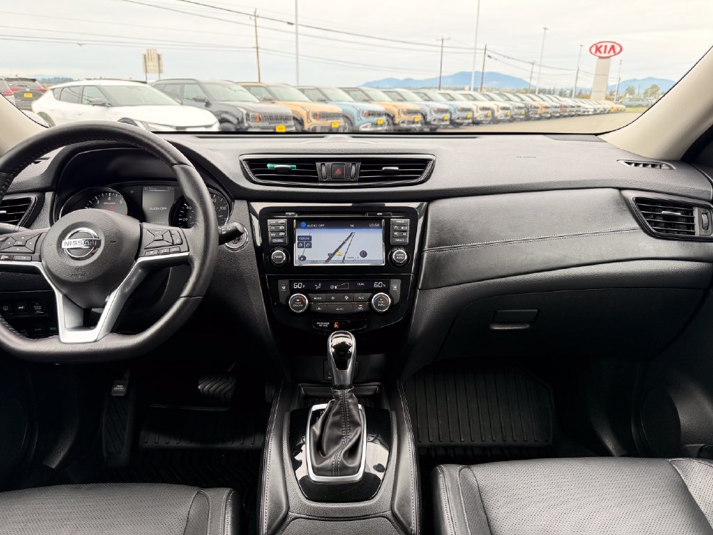 Used 2017 Nissan Rogue SL w/ SL Premium Package AWD/4WD image 25