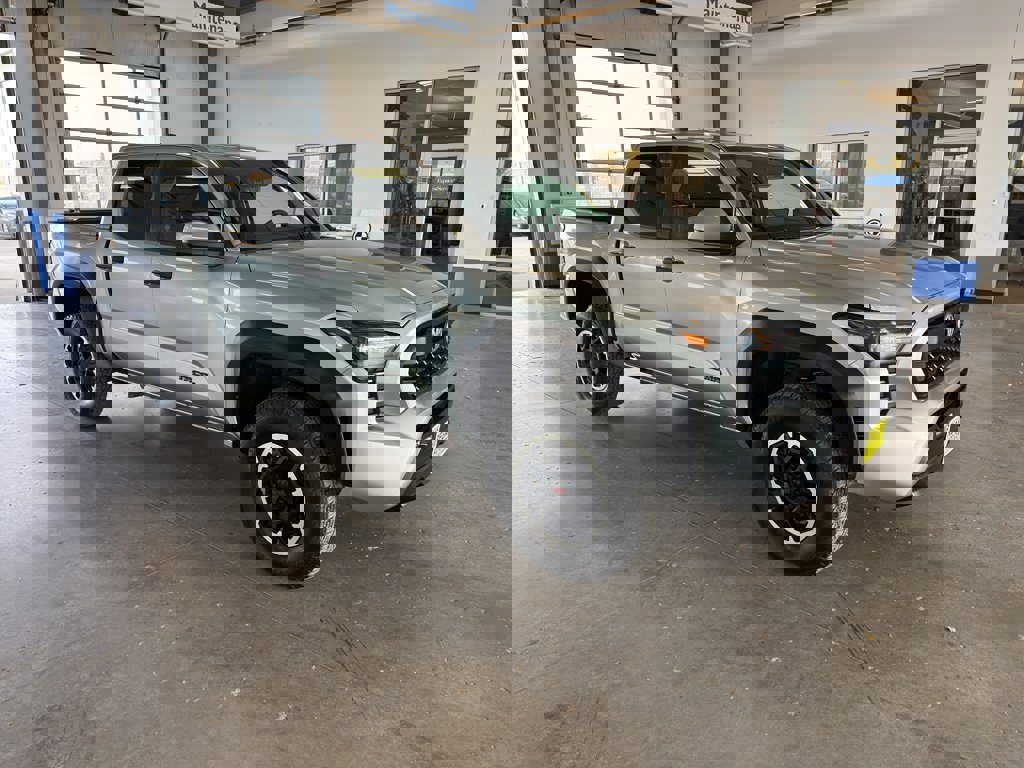 Used 2024 Toyota Tacoma TRD Off-Road image 7