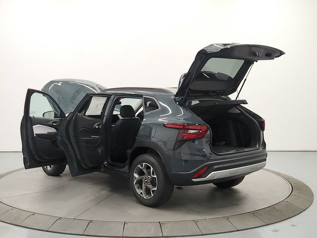 New 2026 Chevrolet Trax LT w/ LT Convenience Package FWD image 13