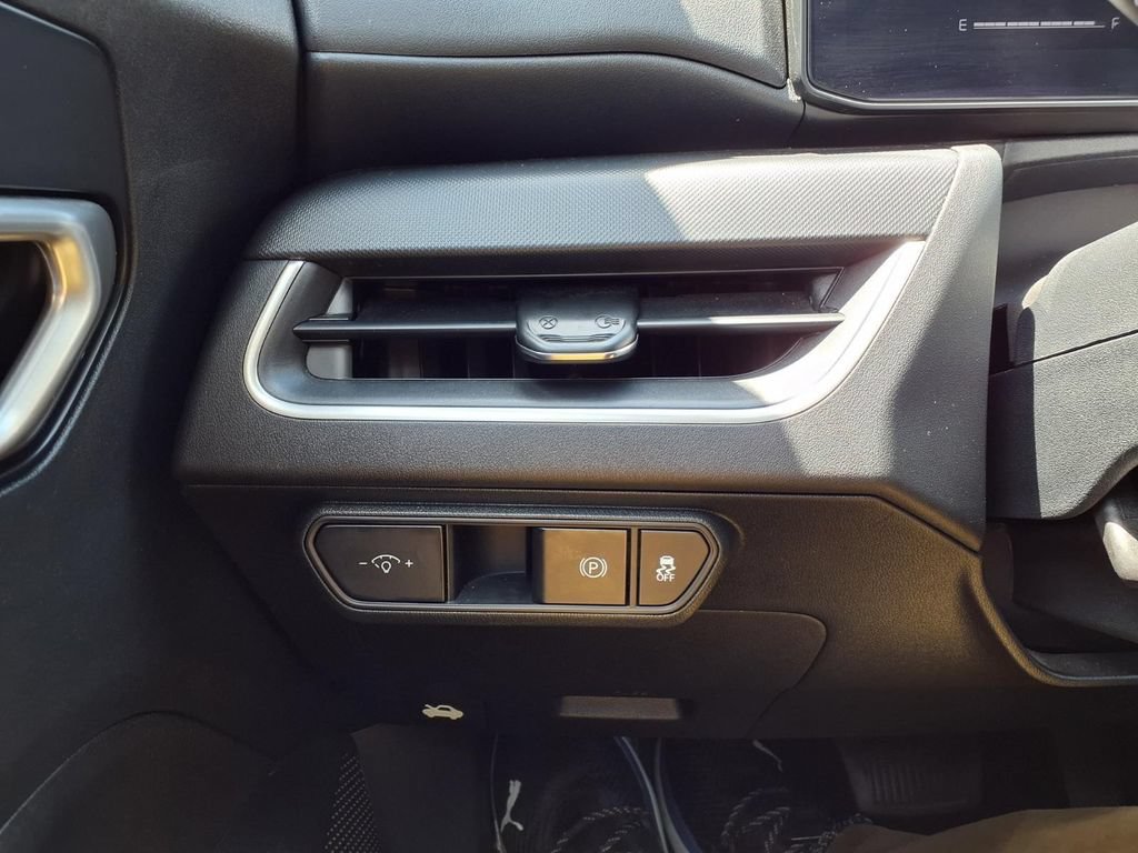 Used 2025 Kia K4 FWD image 18