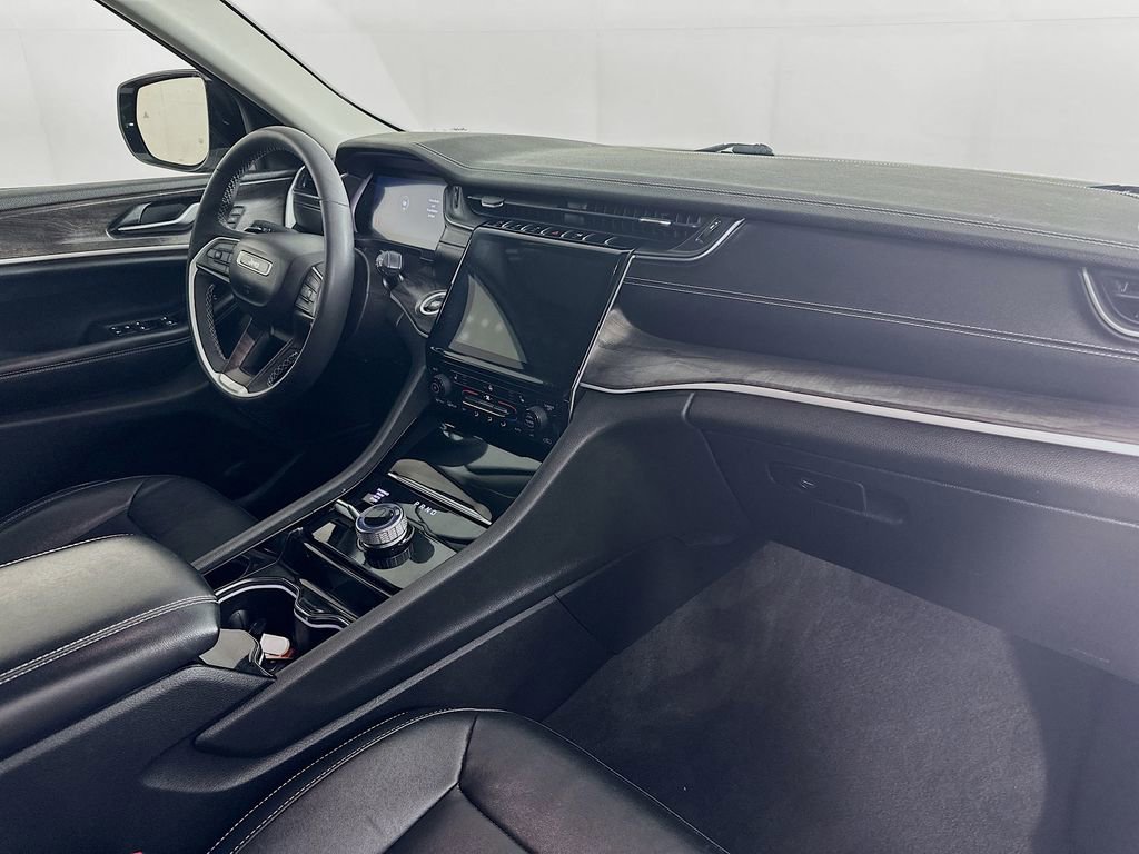 Certified 2023 Jeep Grand Cherokee L Limited w/ Black Appearance Package AWD/4WD image 41
