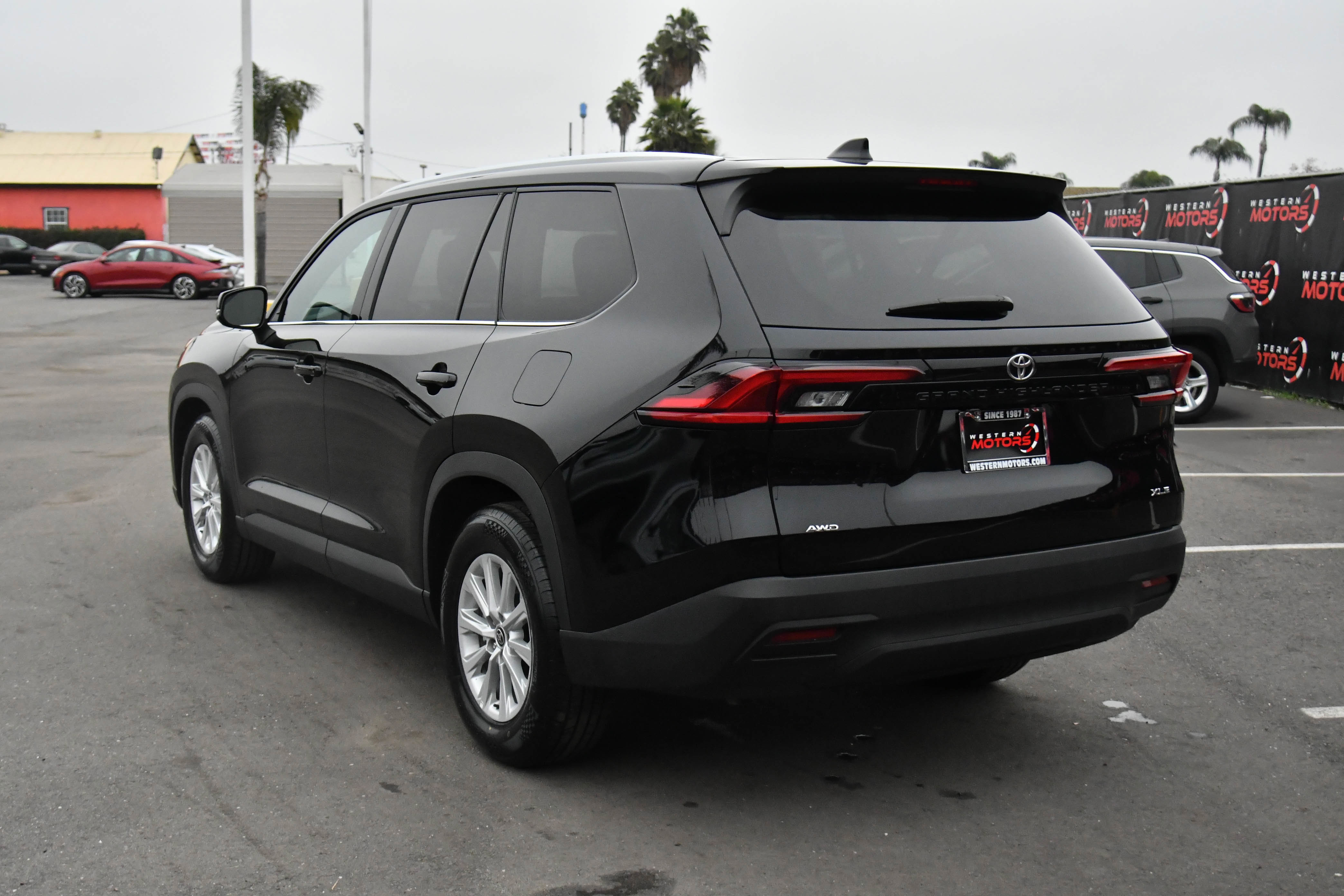 Used 2025 Toyota Grand Highlander AWD image 6