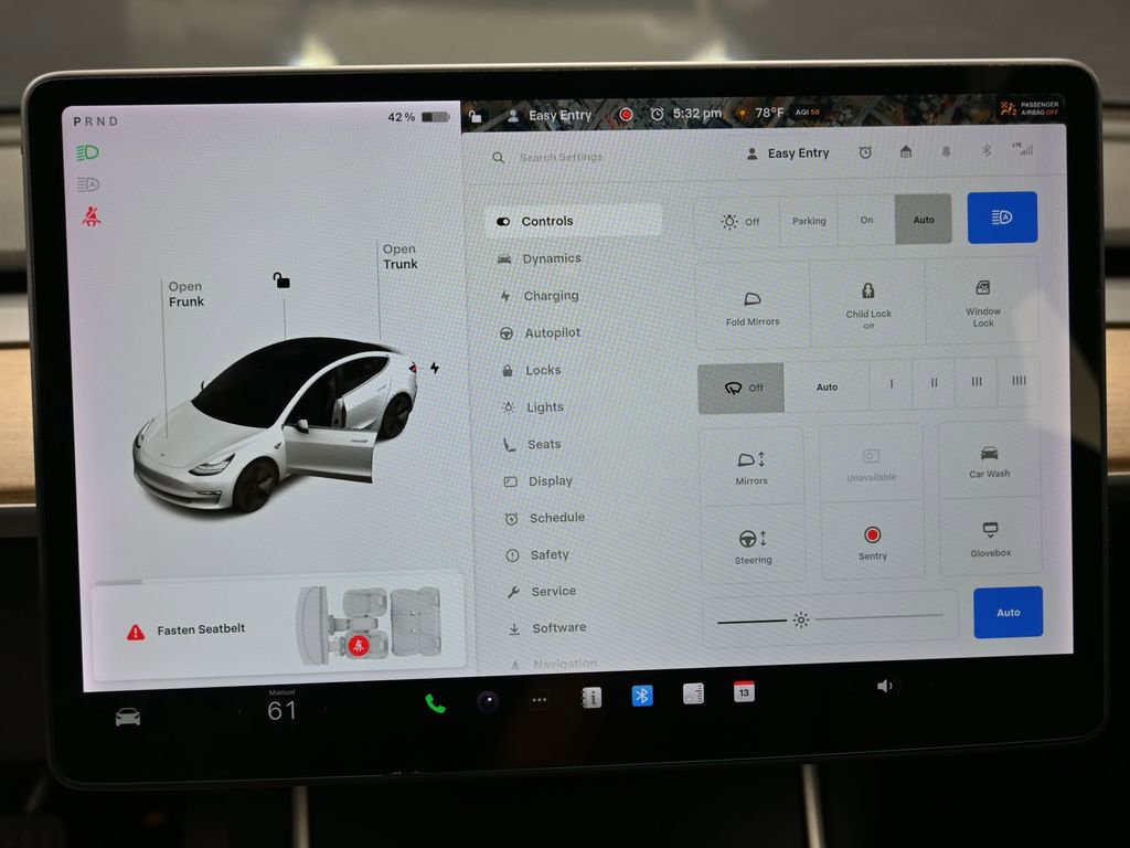 Used 2020 Tesla Model 3 Standard Range Plus image 19