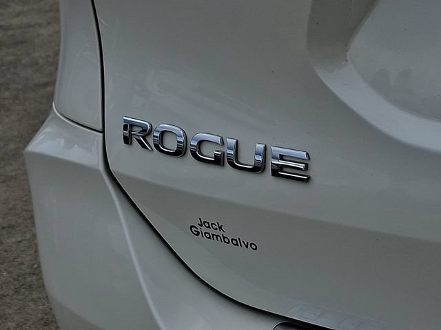 Used 2017 Nissan Rogue SV AWD/4WD image 31