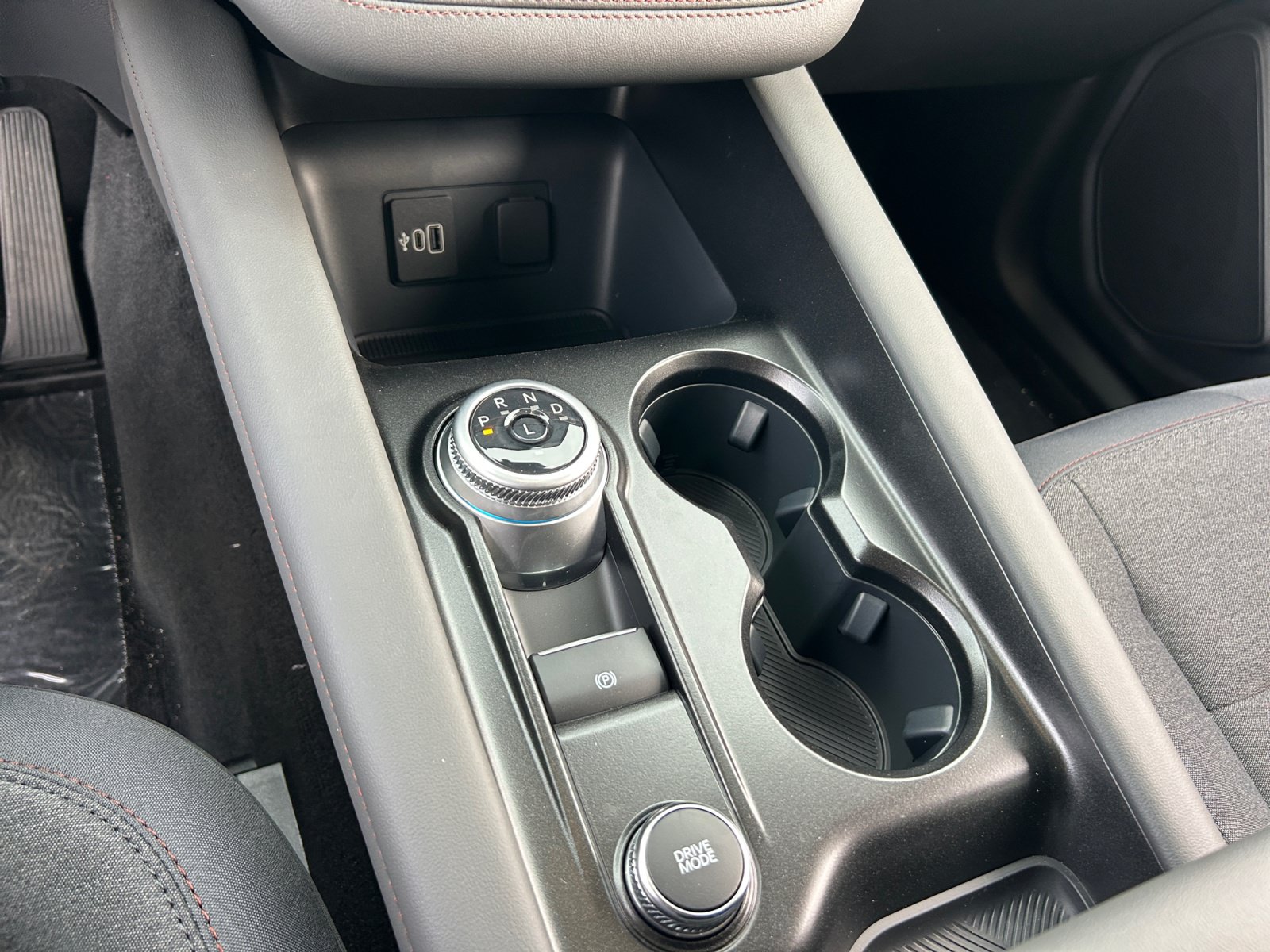 New 2026 Ford Explorer Active RWD image 15