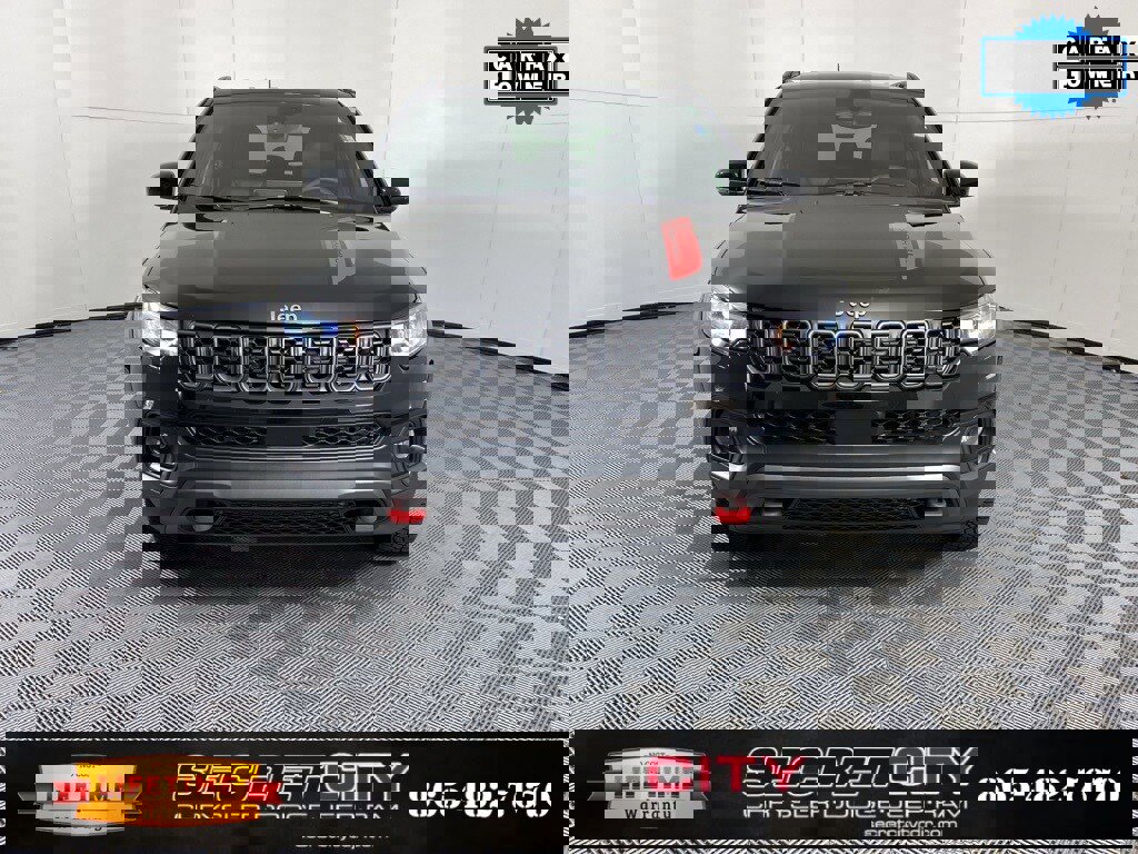 Used 2024 Jeep Compass Trailhawk w/ Trailhawk Convenience Group image 2