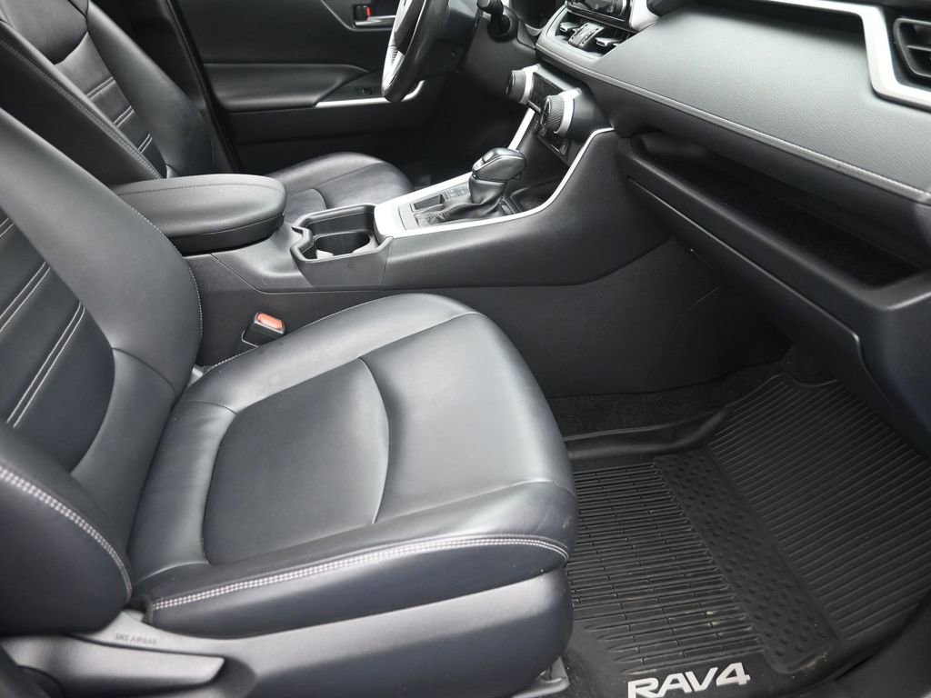 Used 2019 Toyota RAV4 XLE Premium w/ Cold Weather Package image 7