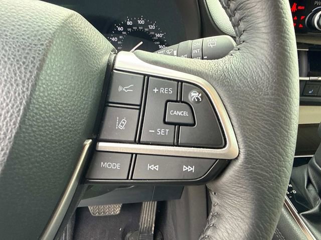 Used 2024 Toyota Sienna XLE image 29