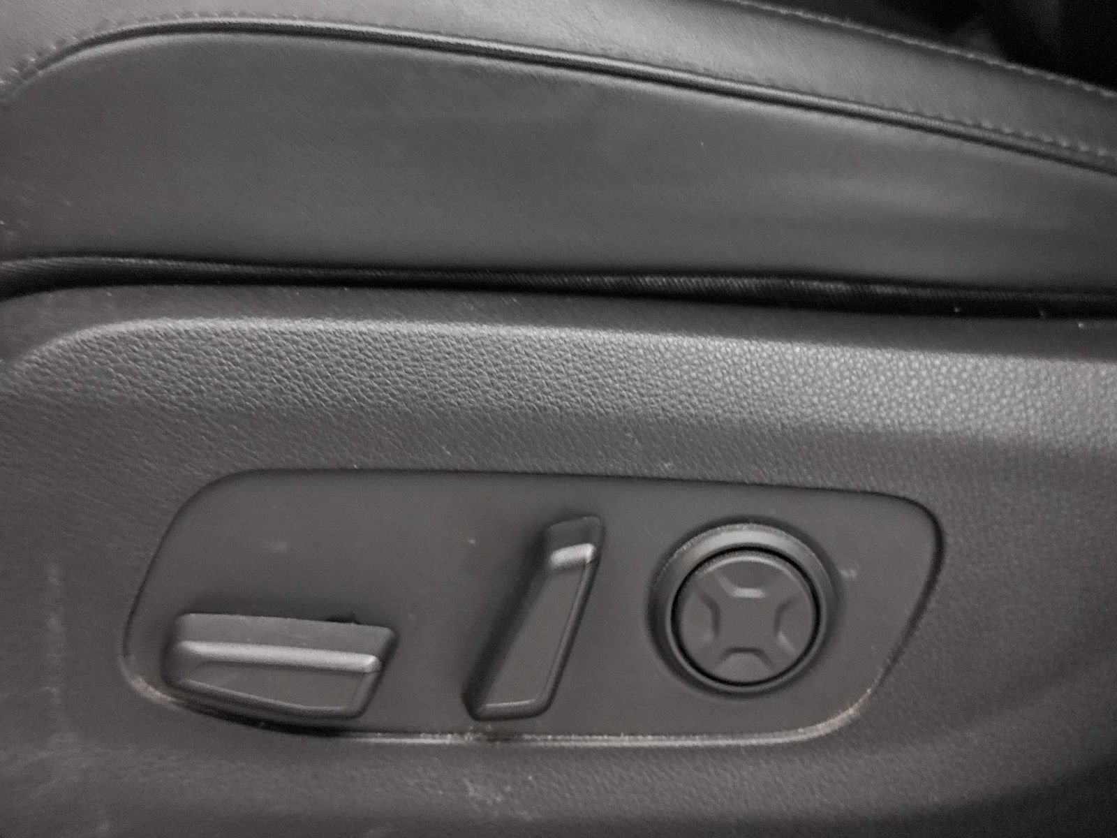Used 2022 Kia Carnival SX FWD image 28
