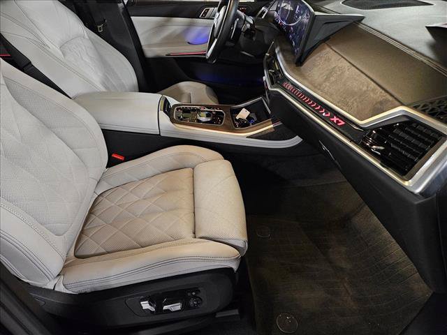 Used 2024 BMW X7 xDrive40i w/ Executive Package AWD/4WD image 21