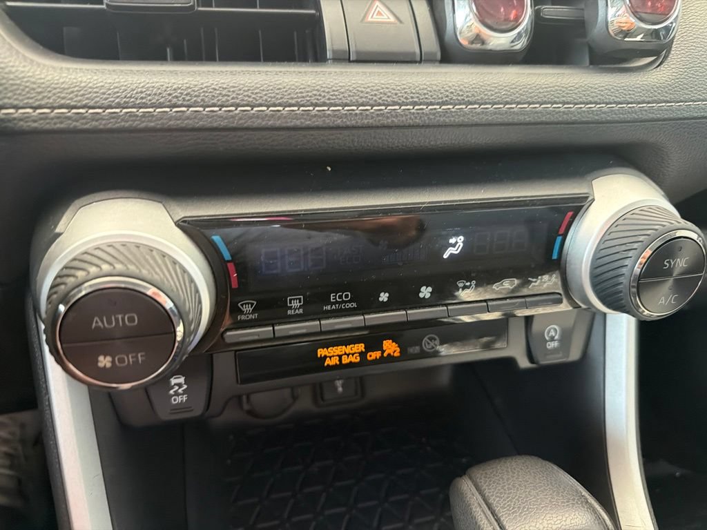 Used 2021 Toyota RAV4 XLE FWD image 12