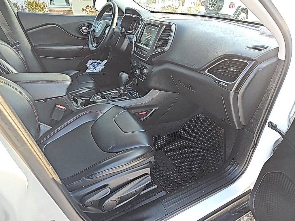 Used 2019 Jeep Cherokee Trailhawk w/ Comfort/Convenience Group image 18