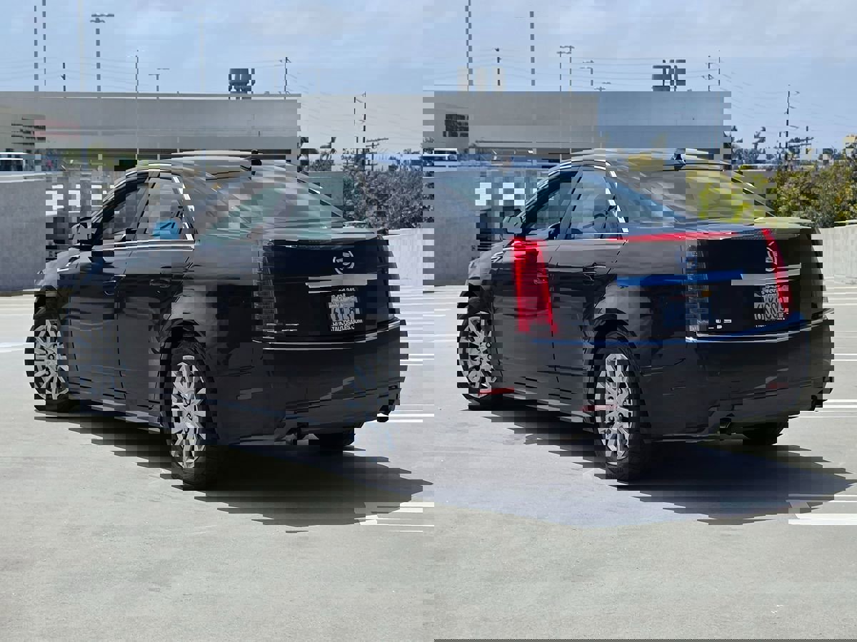 Used 2010 Cadillac CTS Sedan image 4