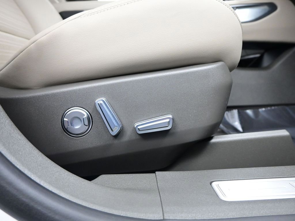 Used 2025 Lincoln Nautilus Reserve w/ Jet Appearance Package AWD/4WD image 21