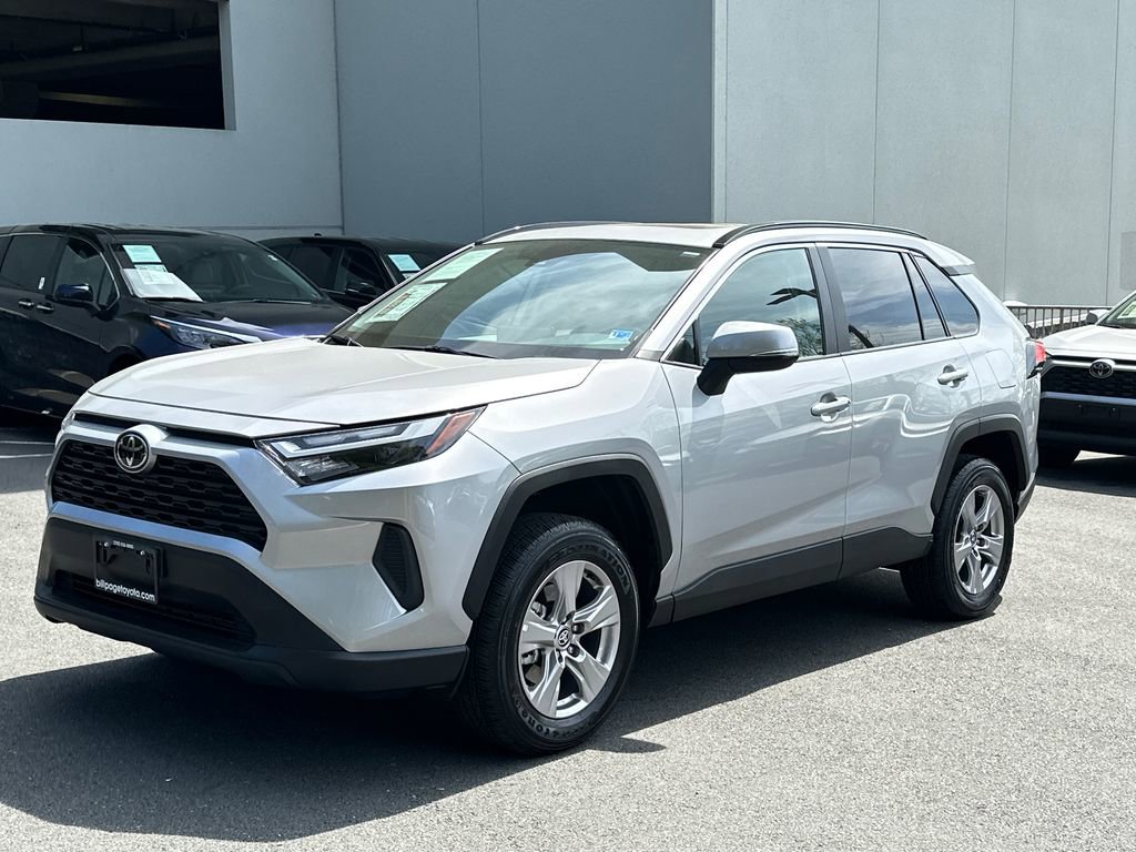 Used 2025 Toyota RAV4 XLE w/ Convenience Package image 2