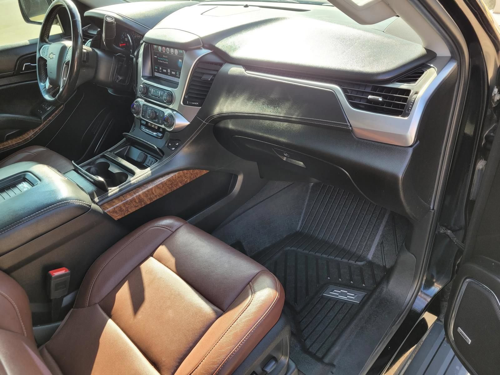 Used 2019 Chevrolet Suburban Premier w/ Premier Plus Edition RWD image 10