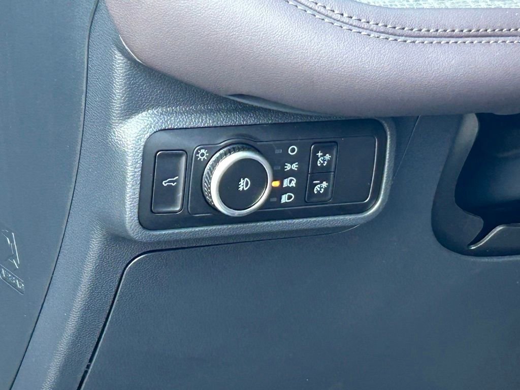Used 2025 Ford Explorer Platinum w/ Ultimate Package image 37