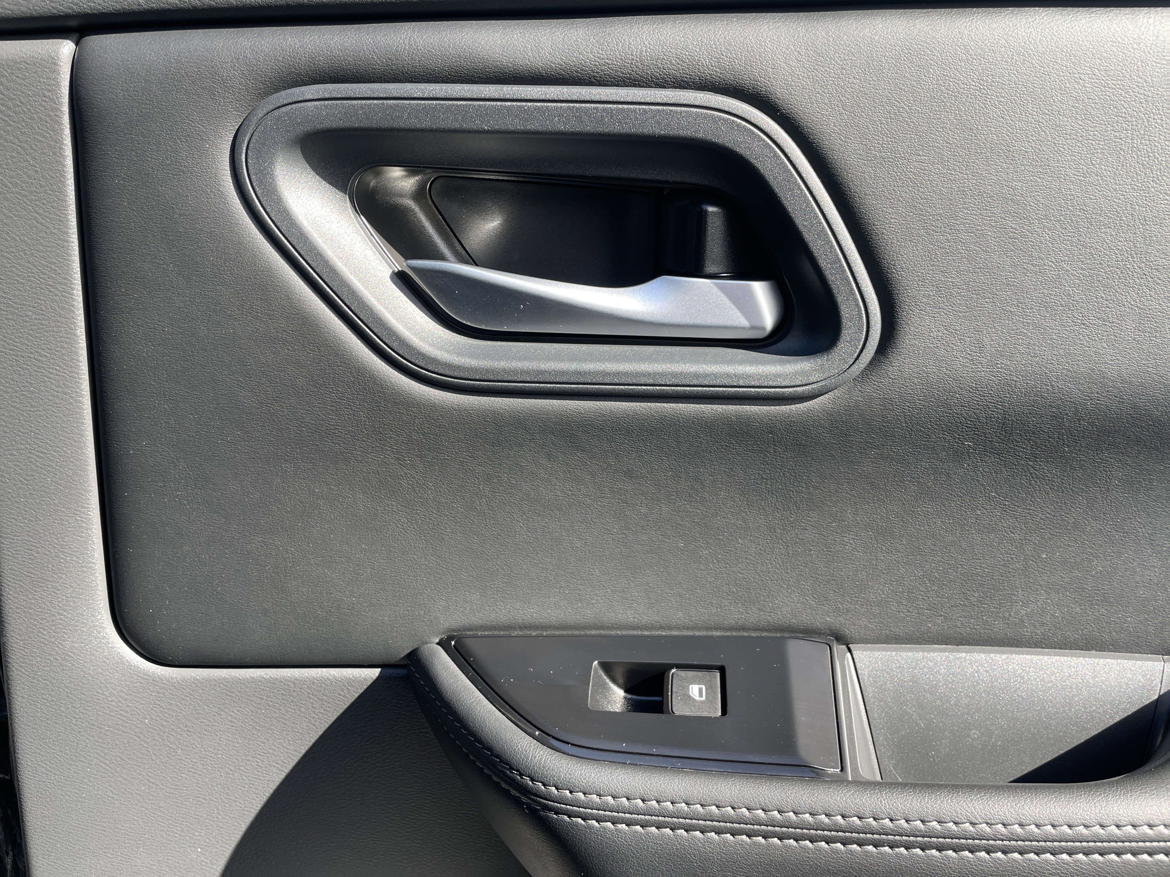 Used 2026 Nissan Rogue SV image 17