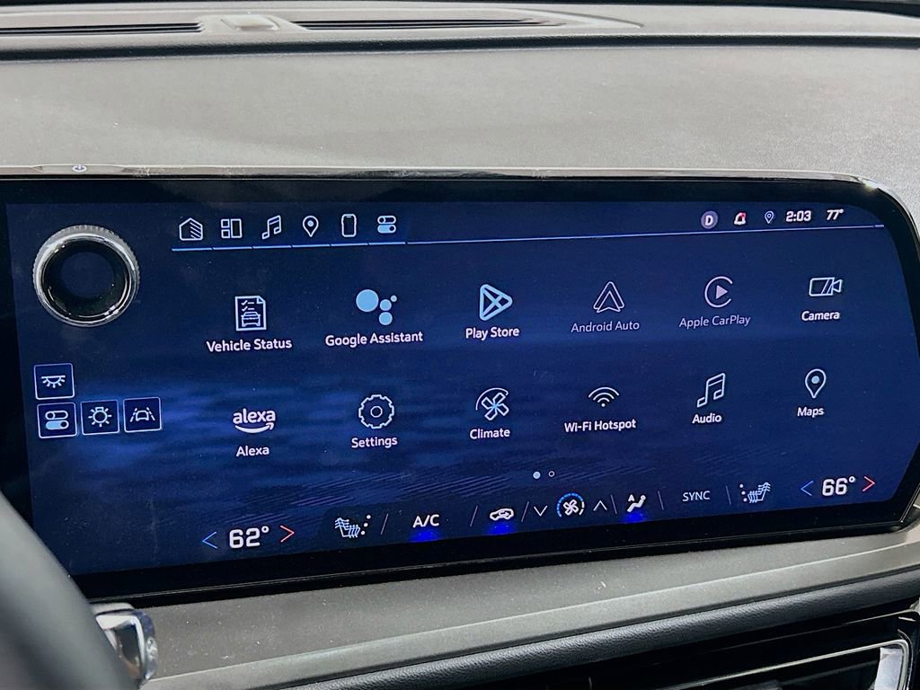 Used 2024 Chevrolet Traverse LT image 12