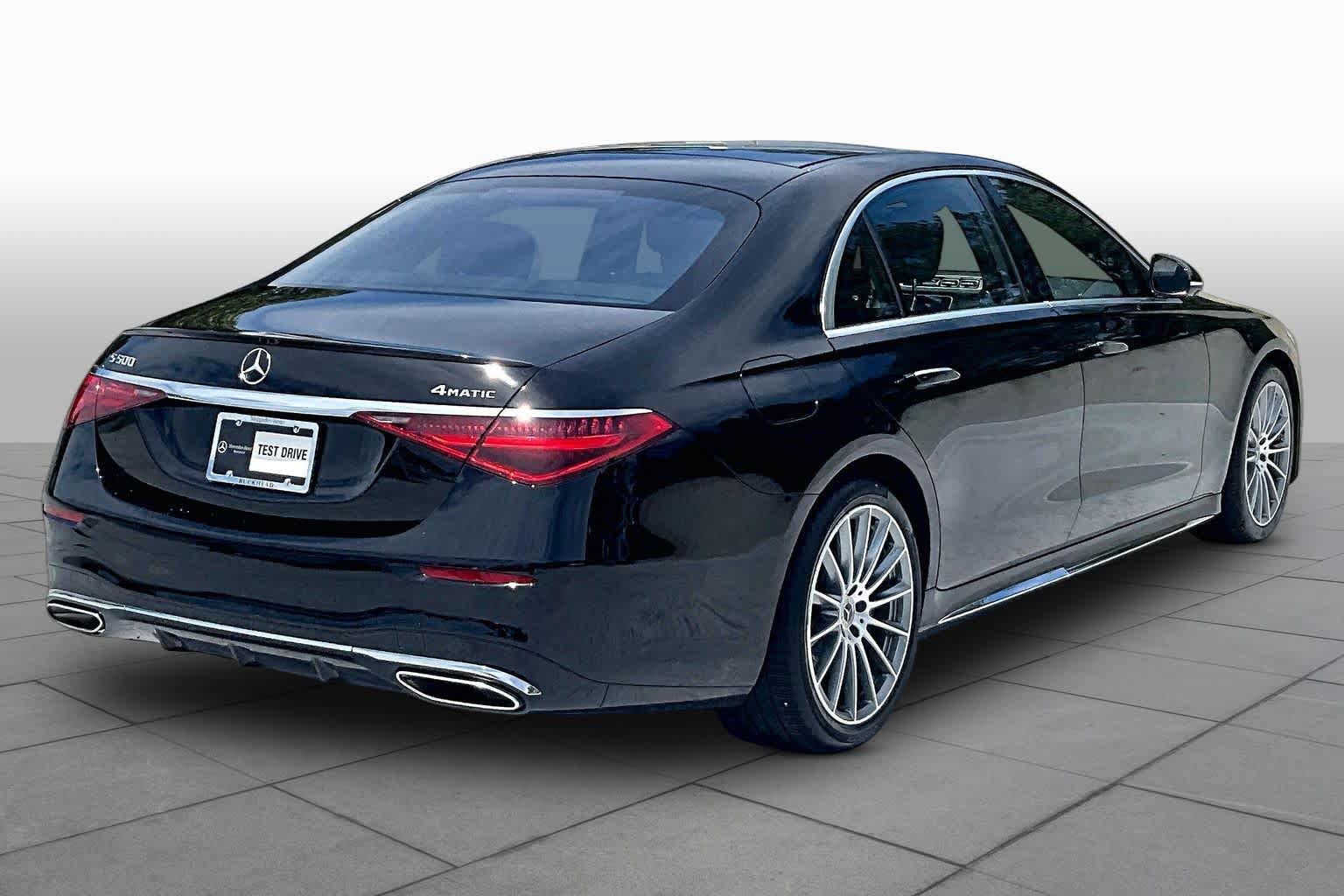 Used 2022 Mercedes-Benz S 500 4MATIC w/ AMG Line Package image 13