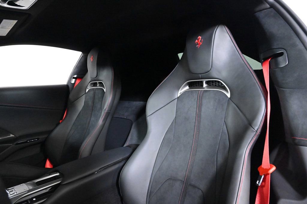 Certified 2025 Ferrari 12Cilindri image 4