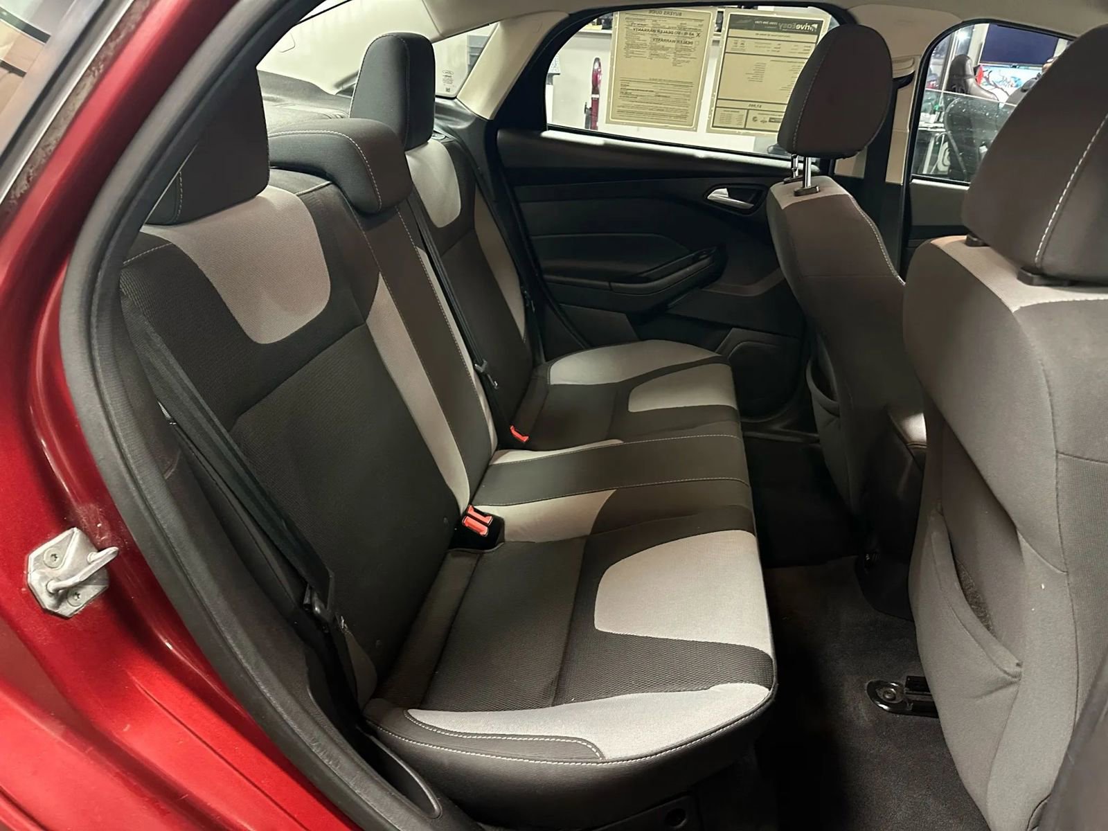 Used 2014 Ford Focus SE w/ SE Sport Package image 47