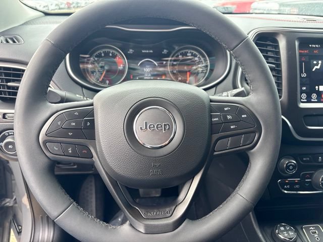 Used 2022 Jeep Cherokee Trailhawk w/ Comfort/Convenience Group AWD/4WD image 14