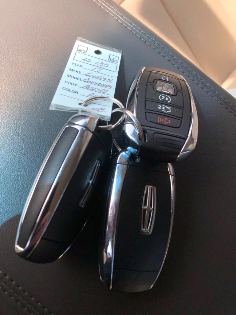 Used 2017 Lincoln Continental Reserve w/ Climate Package image 33