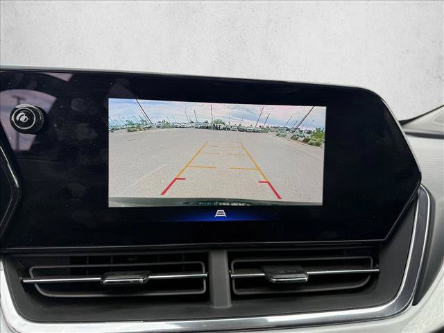 Used 2025 Chevrolet Trax LT w/ LT Convenience Package FWD image 18