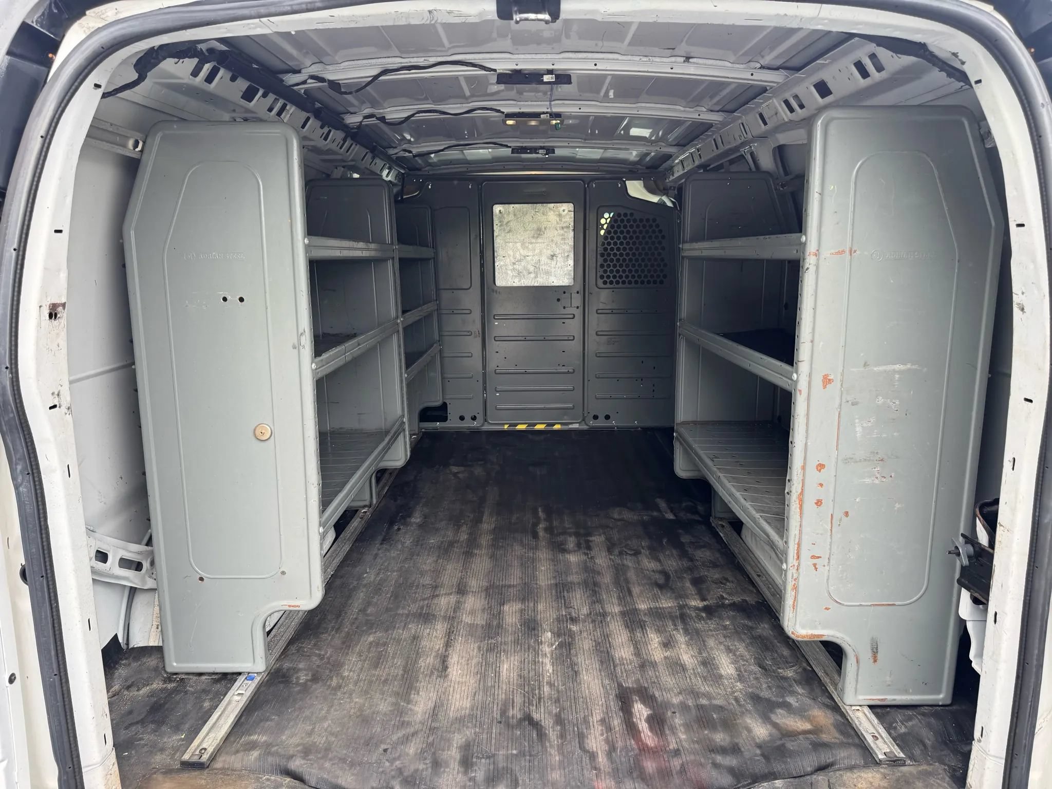 Used 2015 Chevrolet Express 3500 RWD image 15