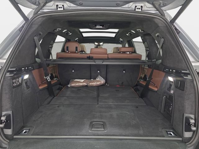 Used 2024 BMW X7 M60i w/ Executive Package image 35