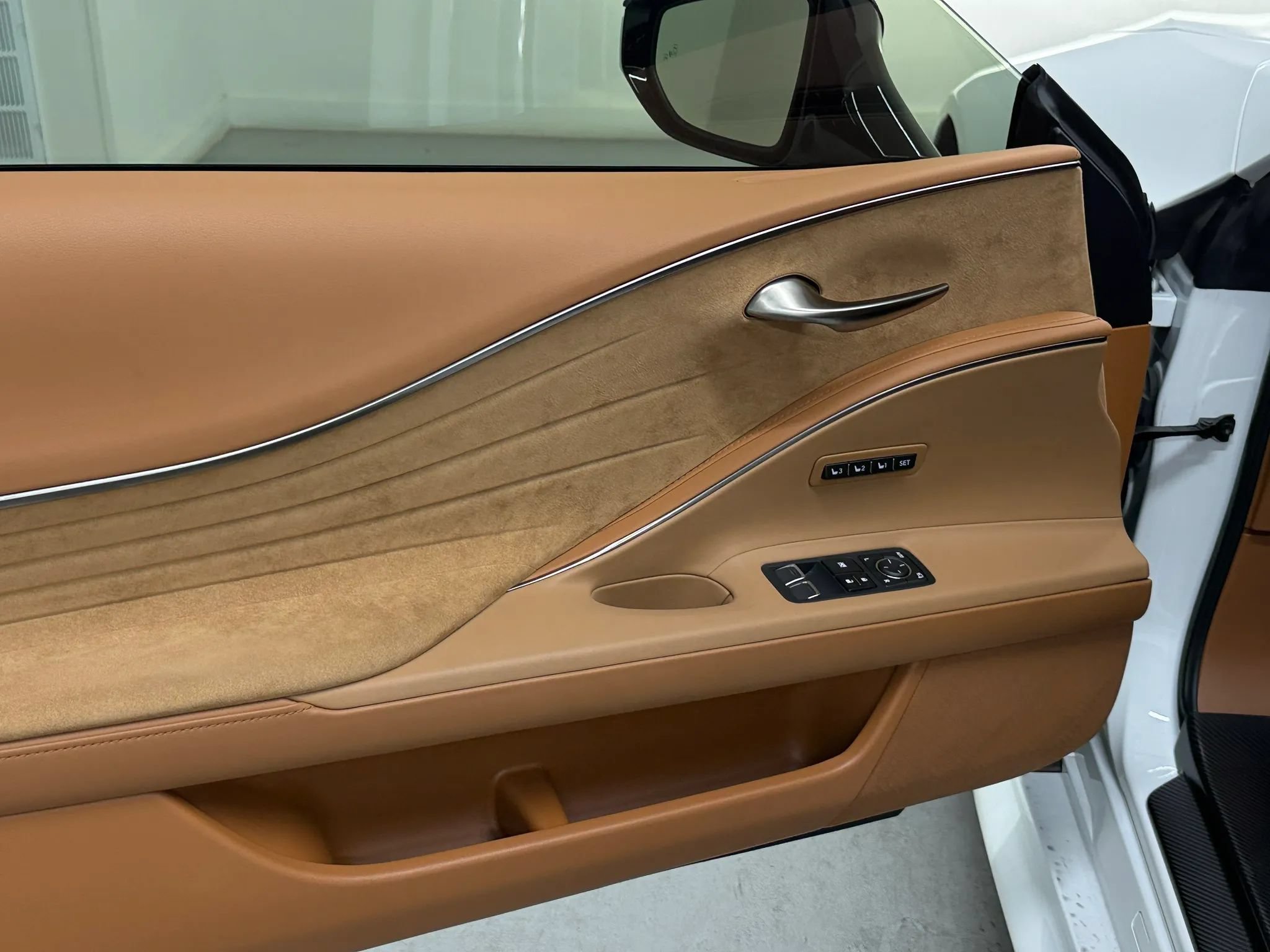 Used 2023 Lexus LC 500h w/ Dynamic Handling Package RWD image 64
