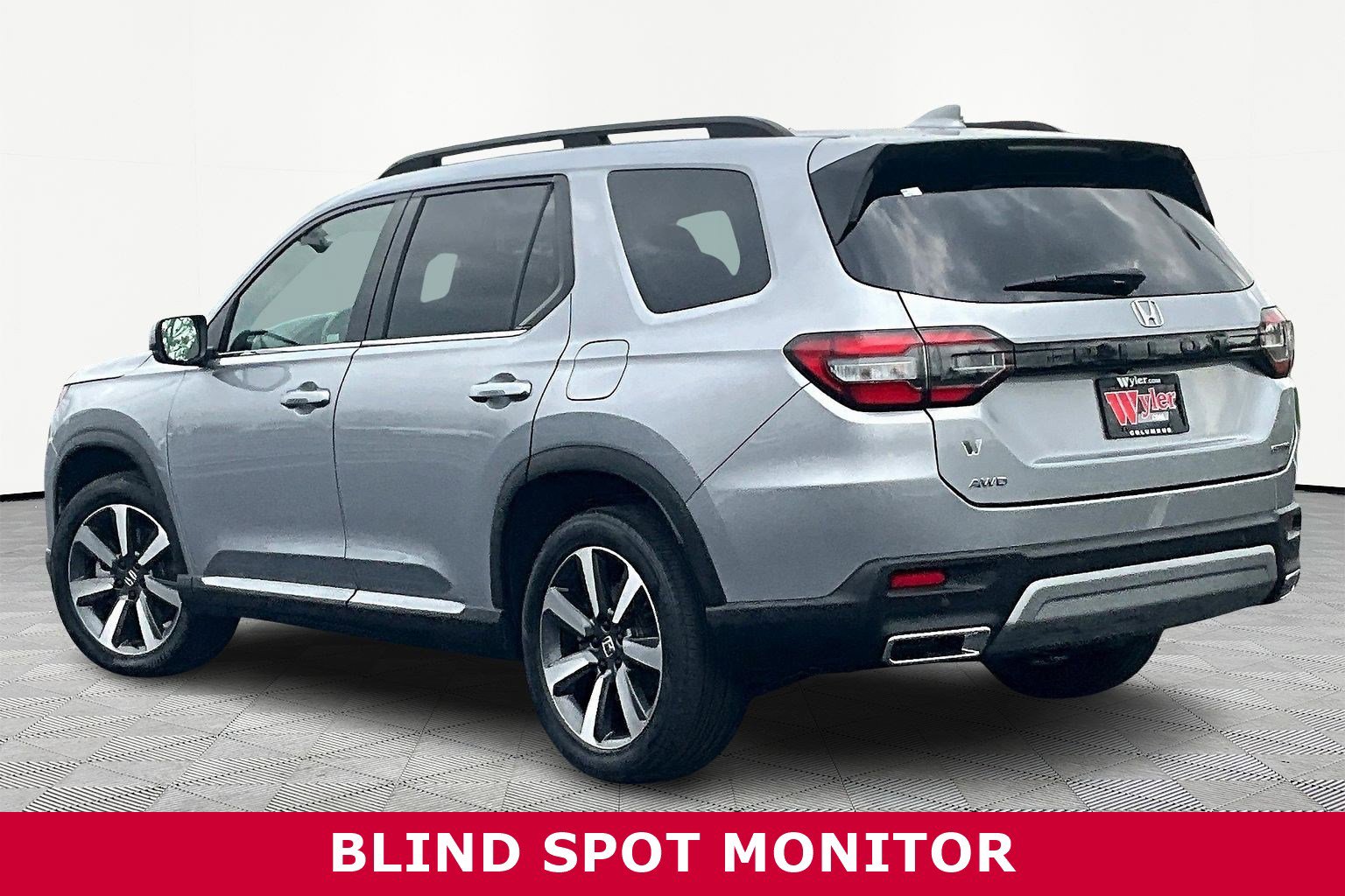 Used 2023 Honda Pilot Touring image 4