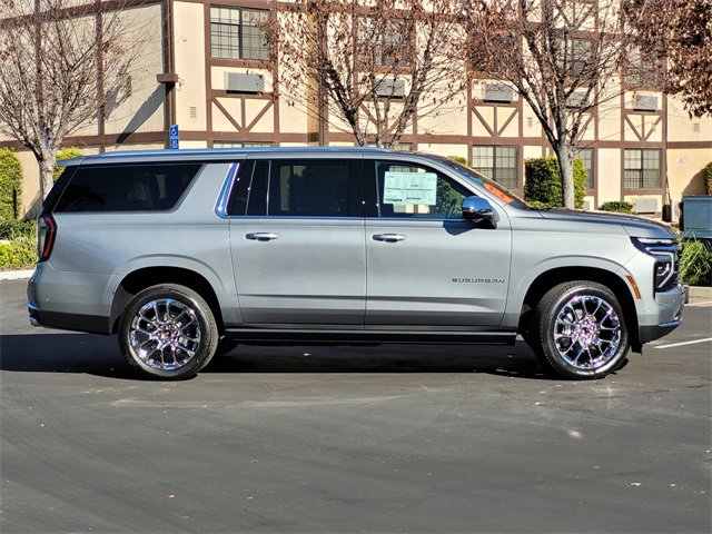 New 2026 Chevrolet Suburban Premier image 3