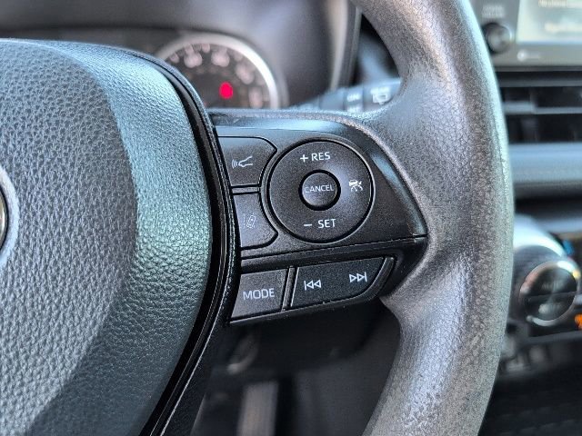 Used 2021 Toyota RAV4 XLE image 18