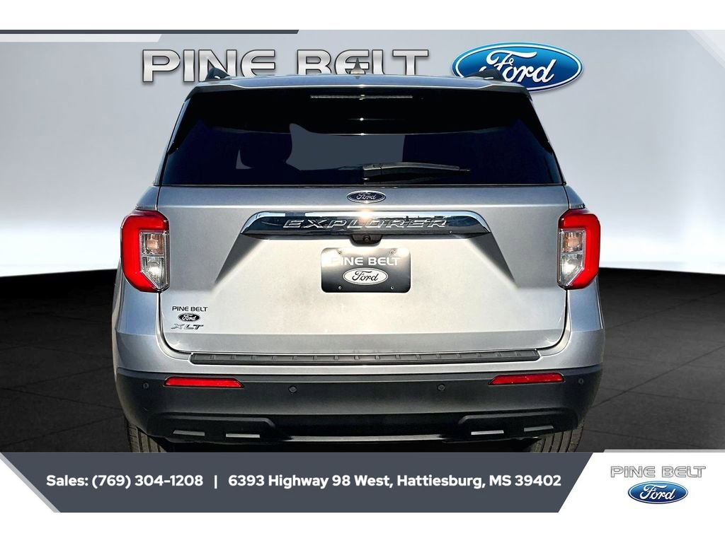 Used 2023 Ford Explorer XLT image 4