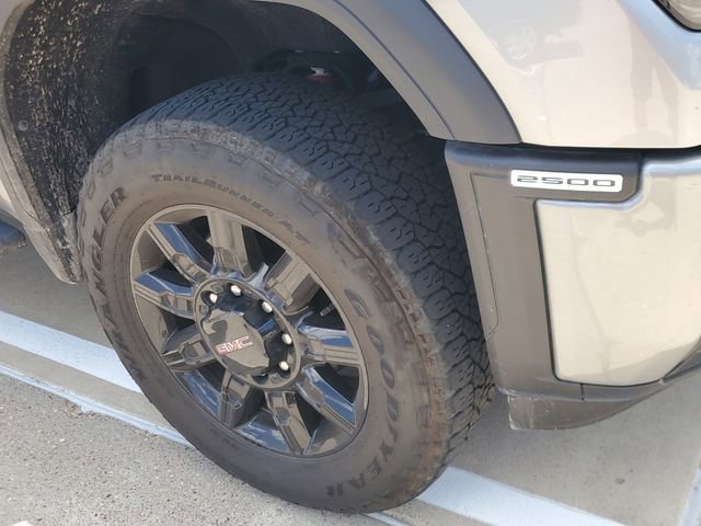 Used 2025 GMC Sierra 2500 AT4 w/ AT4 Premium Plus Package AWD/4WD image 4