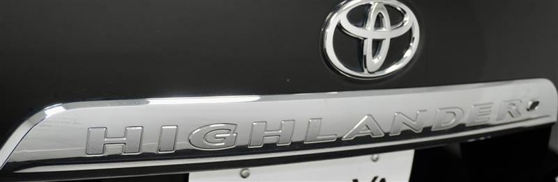 Used 2011 Toyota Highlander SE w/ Tow Pkg AWD/4WD image 52